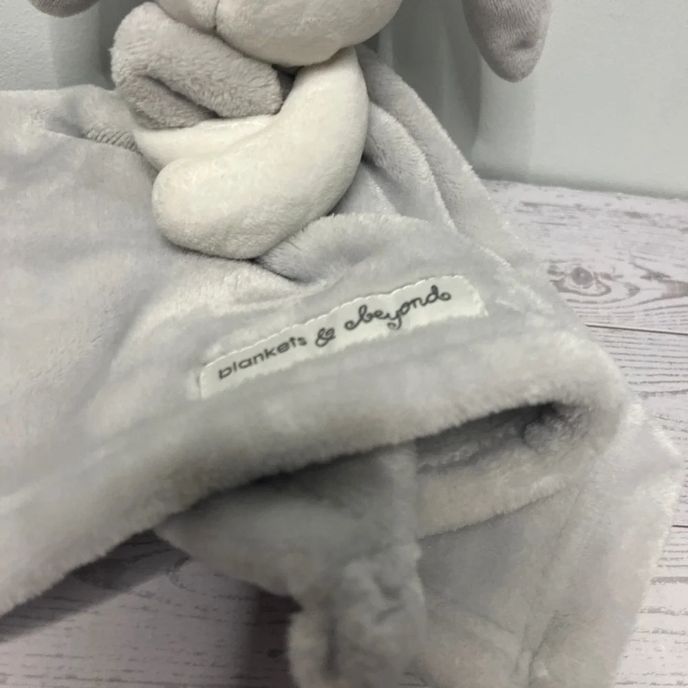 Blankets & Beyond Bunny Rabbit Lovey Security Blanket Grey White Plush CA40499